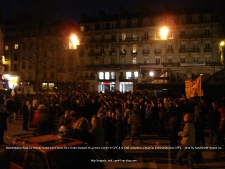 Heurts !!!!! Mouvement étudiant et Lyceens Dans La Nuit Du 31 03 2006 2